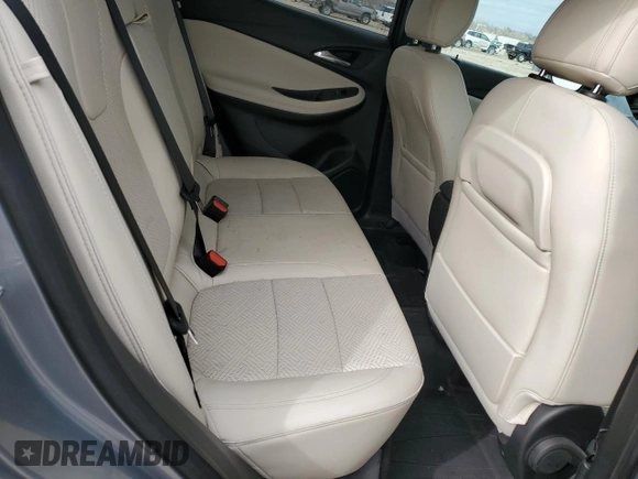 2023 Buick Encore GX Essence z VIN KL4MMGSLXPB132911, wystawiony jako Copart lot #49880115 z przebiegiem 50 287 mil mil oraz Szkoda całkowita • Salvage title. Historia ofert i sprzedaży dostępna na DreamBid. Obrazek 11.