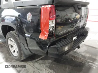 2008 Chevrolet Avalanche 2LT with VIN 3GNFK12328G287891, listed as a IAAI auction lot 41509248 with 233,133 mi miles and . Bid and sale history available at DreamBid. Image 6.