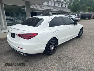 2022 Mercedes-Benz C 300 z VIN W1KAF4HB5NR016400, wystawiony jako IAAI lot #42467013 z przebiegiem 81 656 mil mil oraz . Historia ofert i sprzedaży dostępna na DreamBid. Obrazek 4.