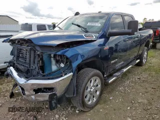 2022 Ram 2500 Big Horn z VIN 3C6UR5DJ3NG170399, wystawiony jako Copart lot #53692075 z przebiegiem 60 281 mil mil oraz Szkoda całkowita • Salvage title. Historia ofert i sprzedaży dostępna na DreamBid. Obrazek 1.