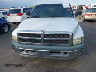 1998 Dodge 1500 z VIN 3B7HC13Z7WG213476, wystawiony jako IAAI lot #42116318 z przebiegiem 172 921 mil mil oraz . Historia ofert i sprzedaży dostępna na DreamBid. Obrazek 6.