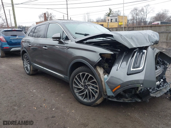 2019 Lincoln Nautilus Reserve with VIN 2LMPJ8L93KBL42922, listed as a IAAI auction lot 41202130 with 45,883 mi miles. Bid and sale history available at carsss.com. Image 1.