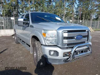 2015 Ford F-250 Lariat z VIN 1FT7W2BT6FEB65952, wystawiony jako IAAI lot #41935584 z przebiegiem 143 382 mil mil oraz . Historia ofert i sprzedaży dostępna na DreamBid. Obrazek 1.