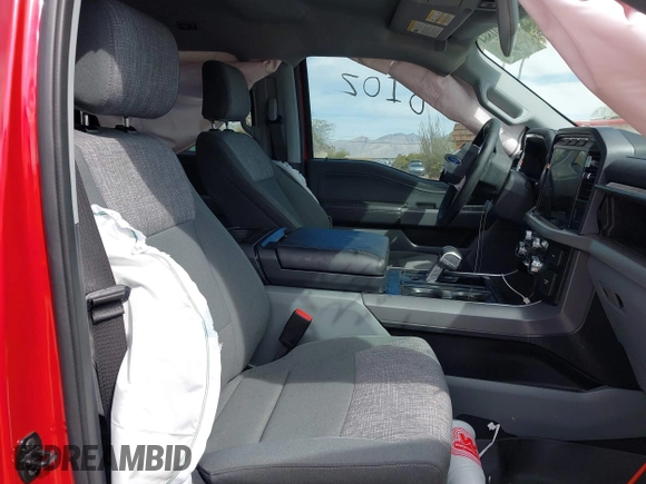 2023 Ford F-150 Lightning Pro z VIN 1FTVW1EL8PWG55060, wystawiony jako IAAI lot #41701864 z przebiegiem Nie podano mil oraz . Historia ofert i sprzedaży dostępna na DreamBid. Obrazek 5.