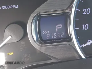2014 Toyota Sienna XLE z VIN 5TDYK3DC6ES440358, wystawiony jako IAAI lot #40988116 z przebiegiem 87 692 mil mil oraz . Historia ofert i sprzedaży dostępna na DreamBid. Obrazek 16.