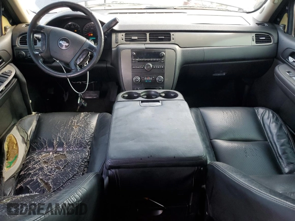 2008 Chevrolet Tahoe 2LT z VIN 1GNFC13088R139102, wystawiony jako Copart lot #52535205 z przebiegiem 260 619 mil mil oraz Czysty tytuł • Clean title. Historia ofert i sprzedaży dostępna na DreamBid. Obrazek 8.
