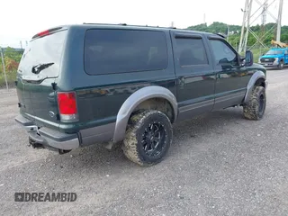 2002 Ford Excursion XLT z VIN 1FMSU41F12EB48358, wystawiony jako IAAI lot #42393292 z przebiegiem 200 377 mil mil oraz . Historia ofert i sprzedaży dostępna na DreamBid. Obrazek 4.