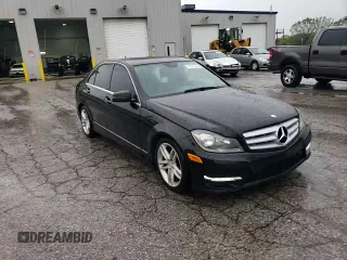 2013 Mercedes-Benz C 300 Sport z VIN WDDGF8AB0DR288122, wystawiony jako Copart lot #55216405 z przebiegiem 158 303 mil mil oraz Szkoda całkowita • Salvage title. Historia ofert i sprzedaży dostępna na DreamBid. Obrazek 13.