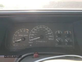 1999 GMC Denali z VIN 1GKEK13RXXR910328, wystawiony jako Copart lot #71494384 z przebiegiem 251 016 mil mil oraz Szkoda całkowita • Salvage title. Historia ofert i sprzedaży dostępna na DreamBid. Obrazek 10.