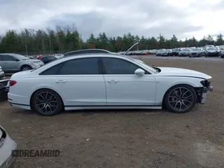 2021 Audi A8 with VIN WAU8DAF80MN025433, listed as a IAAI auction lot 40762726 with 30,690 mi miles. Bid and sale history available at carsss.com. Image 14.