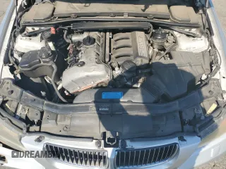 2006 BMW 3 Series 330i with VIN WBAVB335X6AZ85075, listed as a Copart auction lot 63092735 with 126,134 mi miles and Salvage title. Bid and sale history available at DreamBid. Image 11.