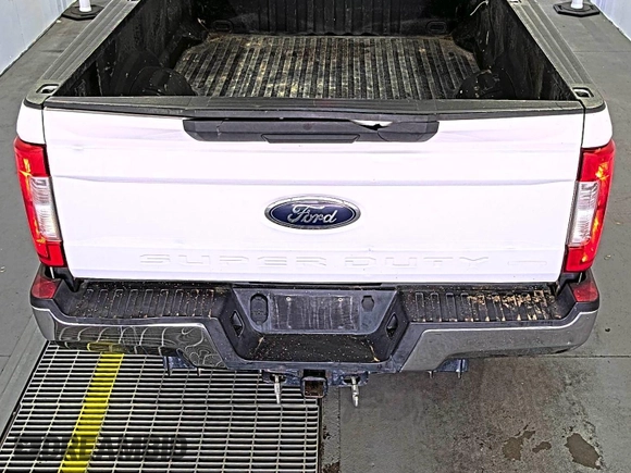 2017 Ford F-250 XL with VIN 1FTBF2A69HEF38944, listed as a IAAI auction lot 42229587 with 226,069 mi miles and . Bid and sale history available at DreamBid. Image 1.