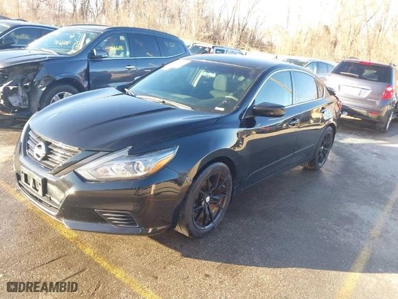 2017 Nissan Altima 2.5 SV with VIN 1N4AL3AP3HC120223, listed as a IAAI auction lot 41100313 with 89,743 mi miles. Bid and sale history available at carsss.com. Image 2.
