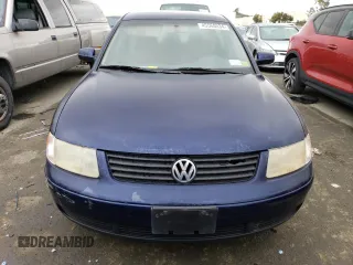 2000 Volkswagen Passat with VIN WVWMA23B9YP355680, listed as a Copart auction lot 45560034 with 82,100 mi miles and Salvage title. Bid and sale history available at DreamBid. Image 5.