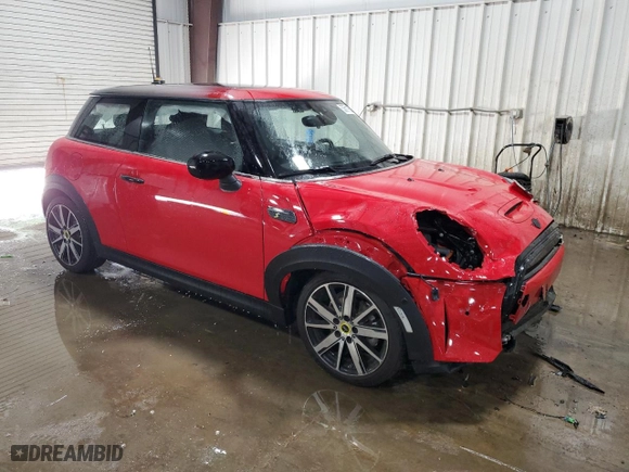 2023 MINI Hardtop 2 Door Cooper SE Signature with VIN WMW13DJ03P2T63468, listed as a Copart auction lot 53511554 with 9,334 mi miles and Salvage Title. Bid and sale history available at carsss.com. Image 4.