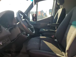 2019 Mercedes-Benz Sprinter Cargo Cargo with VIN W1W4EDHY3KT018518, listed as a Copart auction lot 83716524 with Not Provided miles and Salvage Title. Bid and sale history available at DreamBid. Image 7.