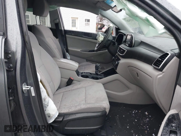 2019 Hyundai Tucson Ultimate with VIN KM8J3CAL8KU065577, listed as a IAAI auction lot 41214267 with 106,975 mi miles. Bid and sale history available at carsss.com. Image 5.