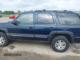2005 Chevrolet Tahoe LS z VIN 1GNEK13T75J104358, wystawiony jako IAAI lot #42456378 z przebiegiem 213 558 mil mil oraz . Historia ofert i sprzedaży dostępna na DreamBid. Obrazek 14.