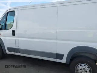 2016 Ram ProMaster Cargo z VIN 3C6TRVAG5GE134667, wystawiony jako IAAI lot #41411317 z przebiegiem 109 352 mil mil oraz . Historia ofert i sprzedaży dostępna na DreamBid. Obrazek 14.
