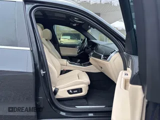 2021 BMW X5 sDrive40i z VIN 5UXCR4C04M9G59370, wystawiony jako IAAI lot #41592538 z przebiegiem 132 083 mil mil oraz . Historia ofert i sprzedaży dostępna na DreamBid. Obrazek 5.