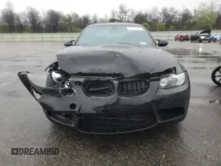 2013 BMW M3 z VIN WBSKG9C59DJ593396, wystawiony jako Copart lot #55317305 z przebiegiem 49 651 mil mil oraz Szkody całkowita. Historia ofert i sprzedaży dostępna na DreamBid. Obrazek 5.