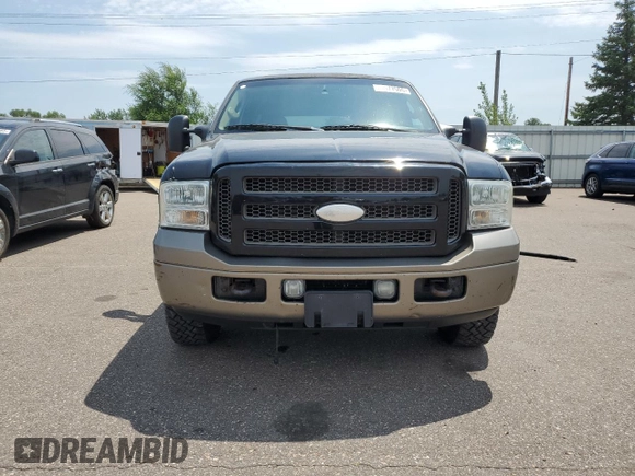 2005 Ford Excursion Eddie Bauer z VIN 1FMSU45P25EA74441, wystawiony jako Copart lot #64577505 z przebiegiem 253 179 mil mil oraz Czysty tytuł • Clean title. Historia ofert i sprzedaży dostępna na DreamBid. Obrazek 5.