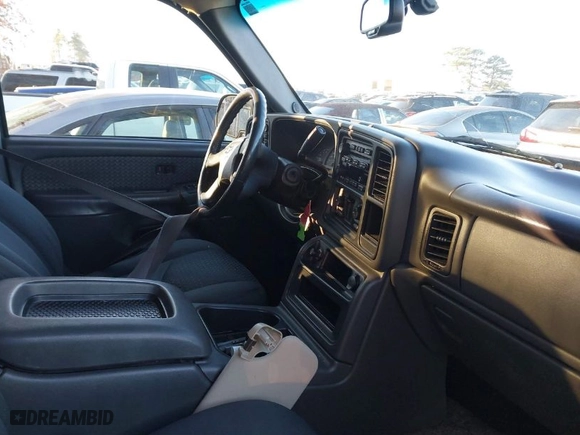 2003 Chevrolet Avalanche with VIN 3GNEK13T53G133517, listed as a IAAI auction lot 41255963 with 244,731 mi miles. Bid and sale history available at carsss.com. Image 5.