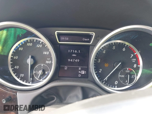 2012 Mercedes-Benz M ML 350 with VIN 4JGDA5HB5CA012821, listed as a IAAI auction lot 42128070 with 94,749 mi miles. Bid and sale history available at carsss.com. Image 7.