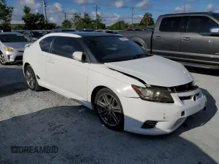 2011 Scion tC z VIN JTKJF5C70B3002270, wystawiony jako Copart lot #56605055 z przebiegiem 115 097 mil mil oraz Szkody całkowita. Historia ofert i sprzedaży dostępna na DreamBid. Obrazek 4.