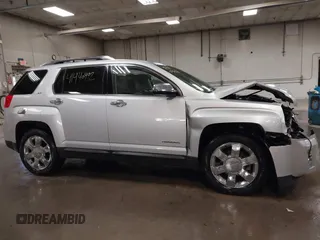 2010 GMC Terrain SLT-2 z VIN 2CTFLJEY5A6352333, wystawiony jako IAAI lot #41440492 z przebiegiem 58 607 mil mil oraz . Historia ofert i sprzedaży dostępna na DreamBid. Obrazek 14.