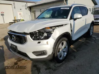 2021 Volvo XC40 Momentum with VIN YV4162UK6M2603228, listed as a Copart auction lot 51088135 with 27,549 mi miles and Salvage Title. Bid and sale history available at carsss.com. Image 1.