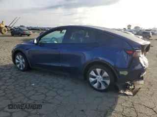 2022 Tesla Model Y Long Range with VIN 7SAYGDEE2NF419229, listed as a Copart auction lot 49902165 with 40,369 mi miles and Salvage Title. Bid and sale history available at DreamBid. Image 2.