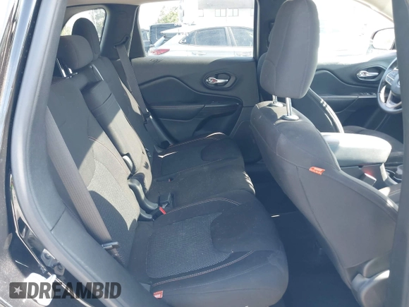 2017 Jeep Cherokee Latitude z VIN 1C4PJLCB7HW578728, wystawiony jako IAAI lot #42516593 z przebiegiem 135 757 mil mil oraz . Historia ofert i sprzedaży dostępna na DreamBid. Obrazek 8.