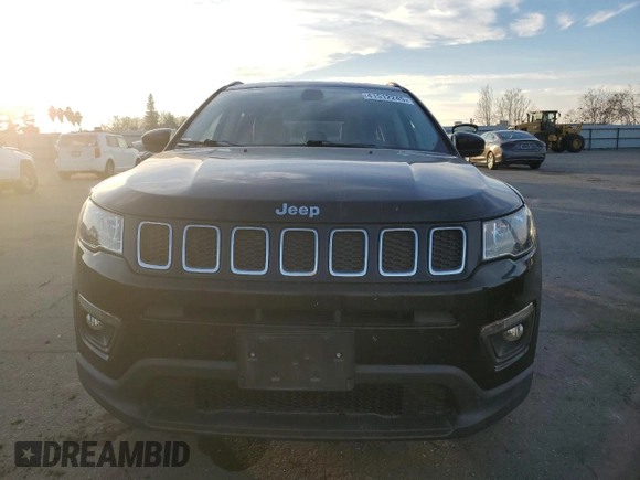 2020 Jeep Compass Altitude with VIN 3C4NJCBBXLT141281, listed as a Copart auction lot 41512245 with 65,013 mi miles and Salvage Title. Bid and sale history available at carsss.com. Image 5.