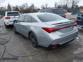 2019 Toyota Avalon XLE with VIN 4T1BZ1FB9KU005475, listed as a IAAI auction lot 41293798 with 111,630 mi miles. Bid and sale history available at carsss.com. Image 3.
