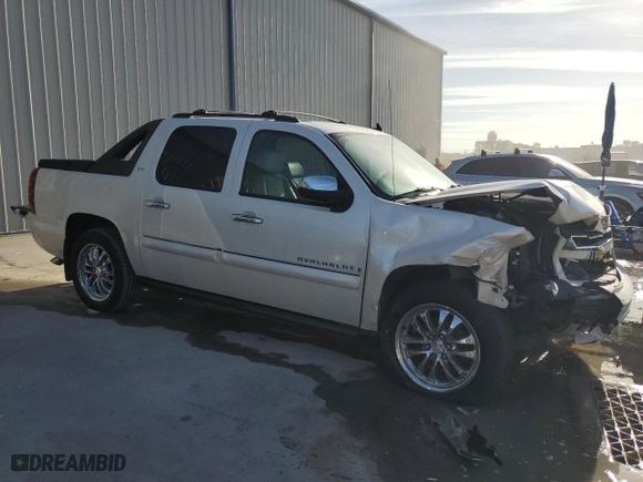 2008 Chevrolet Avalanche LTZ with VIN 3GNFK12318G199267, listed as a Copart auction lot 45420225 with 149,295 mi miles and Salvage Title. Bid and sale history available at carsss.com. Image 4.
