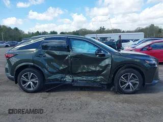 2024 Lexus RX 350h z VIN 2T2BBMCA2RC042215, wystawiony jako IAAI lot #42166002 z przebiegiem 20 341 mil mil oraz . Historia ofert i sprzedaży dostępna na DreamBid. Obrazek 14.