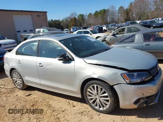 2011 Volkswagen Jetta SEL with VIN 3VWLX7AJ6BM330148, listed as a IAAI auction lot 41663551 with 128,673 mi miles and . Bid and sale history available at DreamBid. Image 12.