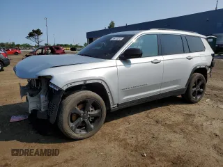 2023 Jeep Grand Cherokee Laredo z VIN 1C4RJKAG6P8838864, wystawiony jako Copart lot #59473315 z przebiegiem 48 043 mil mil oraz Czysty tytuł • Clean title. Historia ofert i sprzedaży dostępna na DreamBid. Obrazek 1.