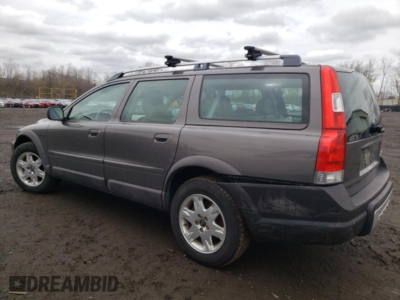 2005 Volvo XC70 with VIN YV1SZ592651175512, listed as a Copart auction lot 52962005 with 133,893 mi miles and Salvage Title. Bid and sale history available at DreamBid. Image 2.