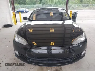 2013 Tesla Model S Performance с VIN 5YJSA1DP1DFP23818, выставлен на аукционе IAAI как лот 42594561 с пробегом 142 878 миль миль и . История ставок и продаж доступна на DreamBid. Изображение 12.