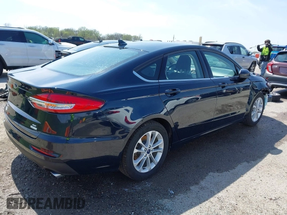 2020 Ford Fusion SE with VIN 3FA6P0HDXLR231155, listed as a IAAI auction lot 41925162 with 51,588 mi miles. Bid and sale history available at carsss.com. Image 4.