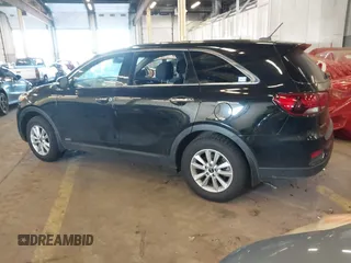 2019 Kia Sorento LX with VIN 5XYPGDA32KG511068, listed as a IAAI auction lot 41682042 with 111,148 mi miles. Bid and sale history available at carsss.com. Image 3.