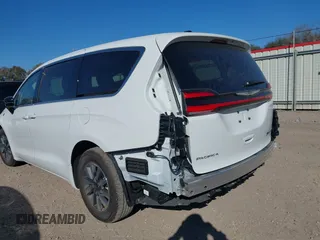 2024 Chrysler Pacifica Hybrid Select z VIN 2C4RC1S72RR169292, wystawiony jako IAAI lot #41308587 z przebiegiem 278 mil mil oraz . Historia ofert i sprzedaży dostępna na DreamBid. Obrazek 6.