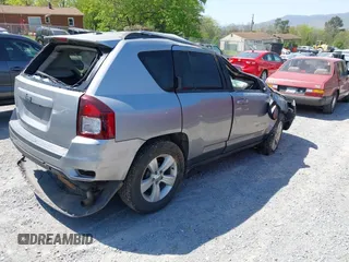 2017 Jeep Compass Sport с VIN 1C4NJCBA7HD124149, выставлен на аукционе IAAI как лот 42050822 с пробегом 137 354 миль миль и . История ставок и продаж доступна на DreamBid. Изображение 4.