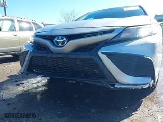 2021 Toyota Camry SE Nightshade with VIN 4T1G11AK5MU411101, listed as a IAAI auction lot 41586722 with 133,212 mi miles. Bid and sale history available at carsss.com. Image 6.