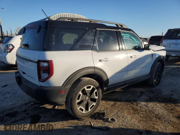 2022 Ford Bronco Sport Outer Banks z VIN 3FMCR9C6XNRD66333, wystawiony jako Copart lot #83121584 z przebiegiem 43 994 mil mil oraz Szkoda całkowita • Salvage title. Historia ofert i sprzedaży dostępna na DreamBid. Obrazek 3.