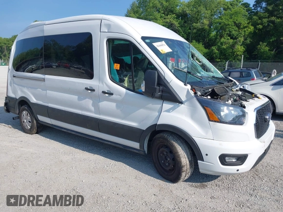2024 Ford Transit Passenger XL с VIN 1FBAX2C82RKA42933, выставлен на аукционе IAAI как лот 42448876 с пробегом Не указан миль и . История ставок и продаж доступна на DreamBid. Изображение 1.