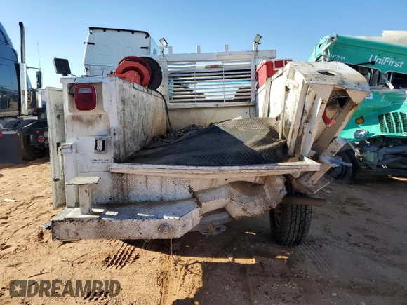 2008 Ford F-250 with VIN 1FDNF20568EE39063, listed as a Copart auction lot 81546053 with 260,163 mi miles and Salvage title. Bid and sale history available at DreamBid. Image 6.