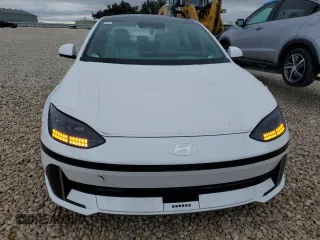 2023 Hyundai Ioniq 6 Limited z VIN KMHM54AA2PA052554, wystawiony jako Copart lot #74362523 z przebiegiem 5 mil mil oraz . Historia ofert i sprzedaży dostępna na DreamBid. Obrazek 5.